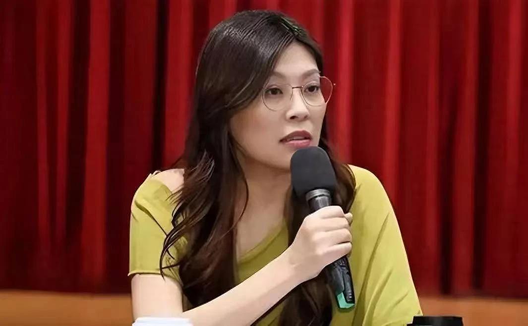 国名党内一人露馅了，公然称“反陆”，郑丽文要急日前，台当局防务部门称“美政府