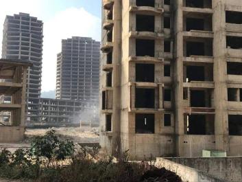 许多人好奇，为何烂尾楼不能由其他开发商接手继续开发。实际上，烂尾楼问题的根源在于