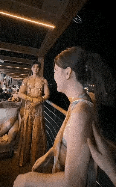 如此激动的游乐项目，感觉很奇怪🤔