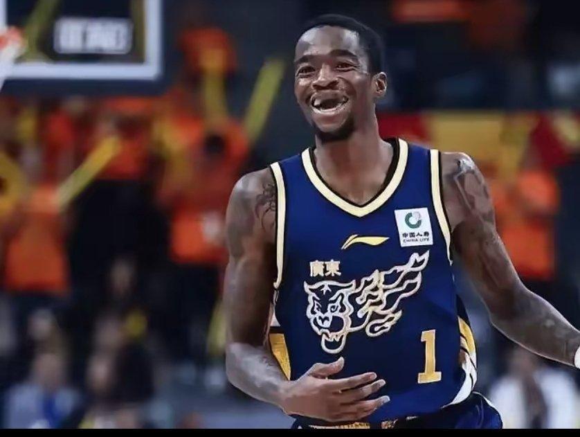 广东男篮裁掉萨姆纳。四川男篮是真的最伤的，想方设法得到的宝贝就这么弃用了。充分验