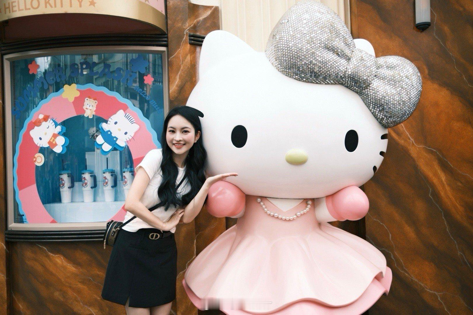 坐到Kitty缆车咯😽​​​