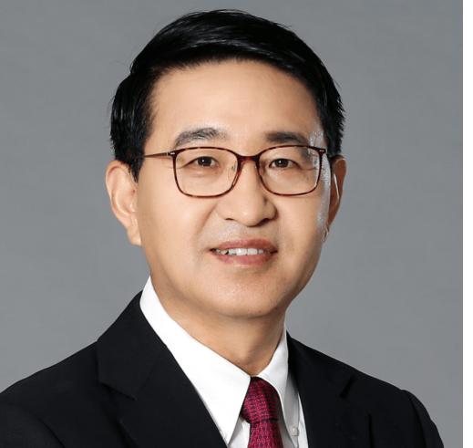 很佩服原新华三总裁于英涛，最近宣布他不当了，当年多个联通、电信的二级干部也是信任