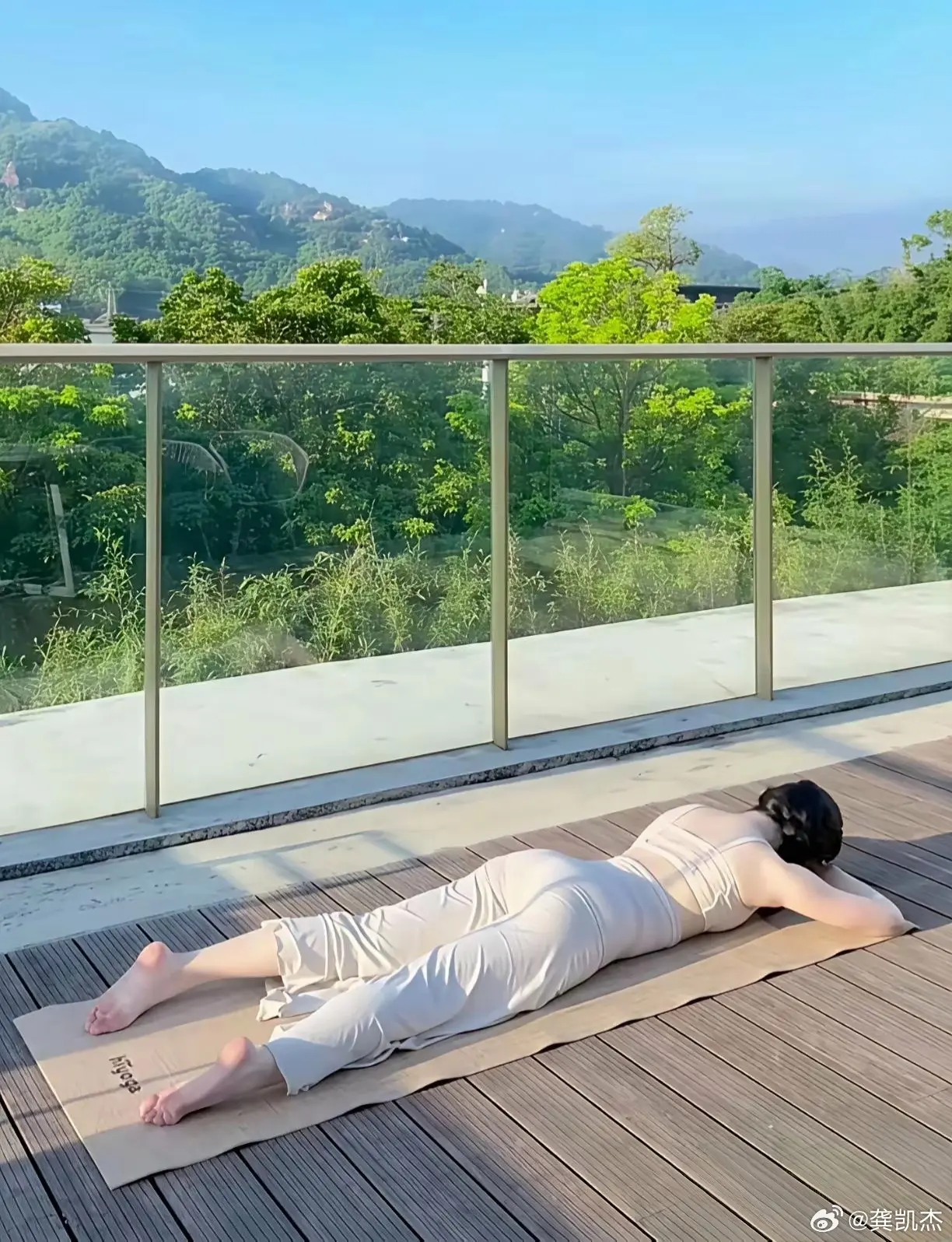 躺平晒晒太阳蛮好的~~~