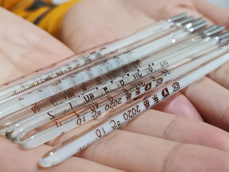 多家店铺水银体温计售空多家店铺水银体温计售空，这事儿最近挺火。国家药监局通知，