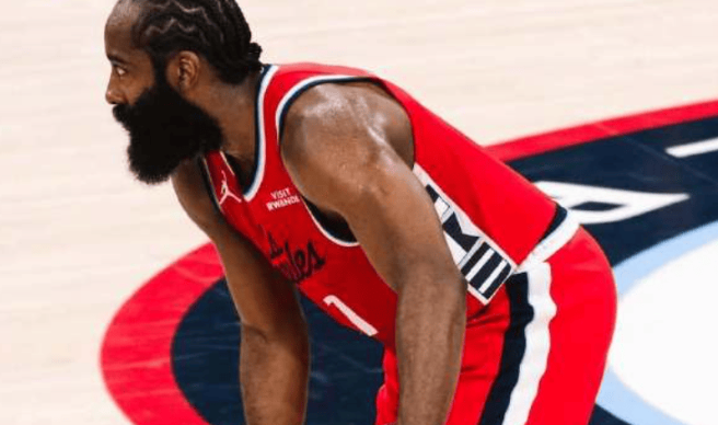 从卡椒开始快船的交易真是一步错步步错从开始1号位无组织，经历过小卡报销，慢慢