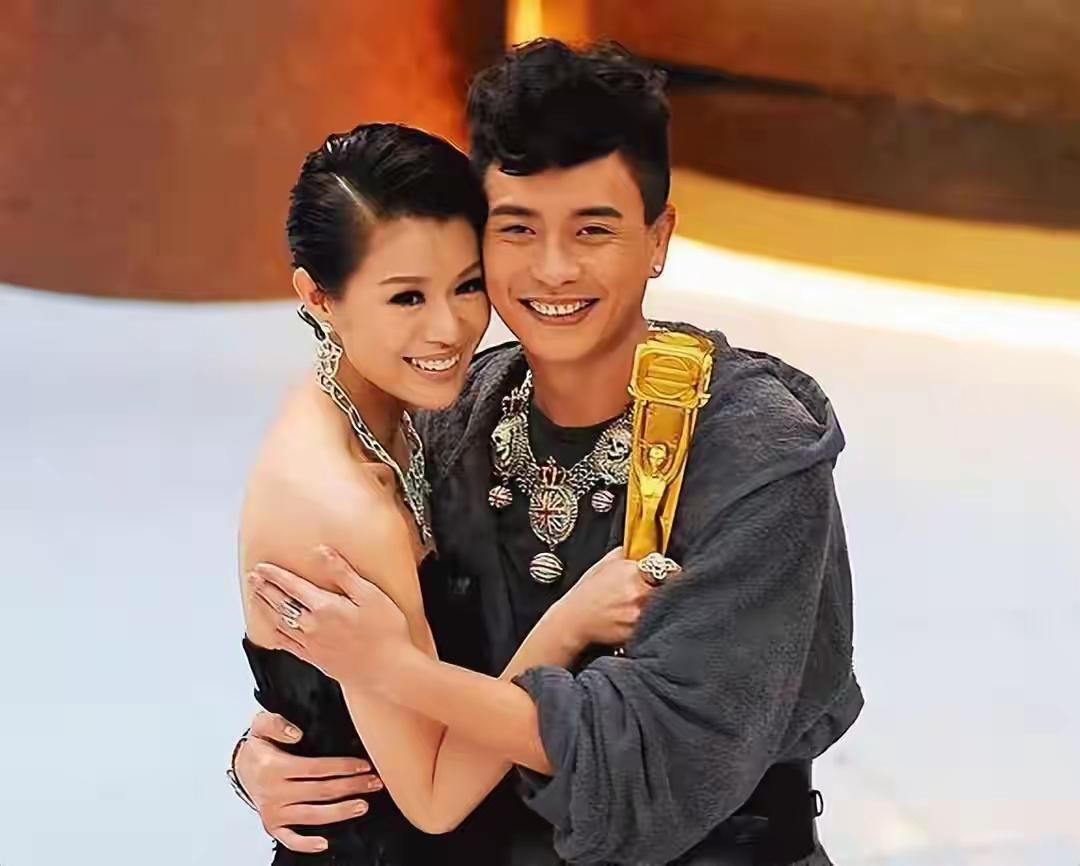 黄宗泽和胡杏儿这一对提起来的确令人唏嘘。想当年青春正盛，黄宗泽和胡杏儿他俩非常的