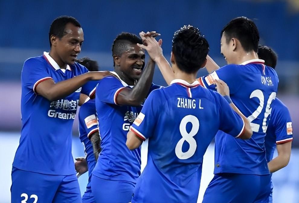 马纳法在社媒跟球迷分享他个人的重大喜讯，直言已跟妻子在上海完婚，值得期待。日前，