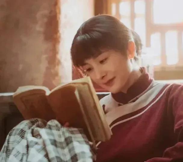 2025年推荐几部值得追的好剧第一名《生万物》第二名《锦月如歌》第三名《献