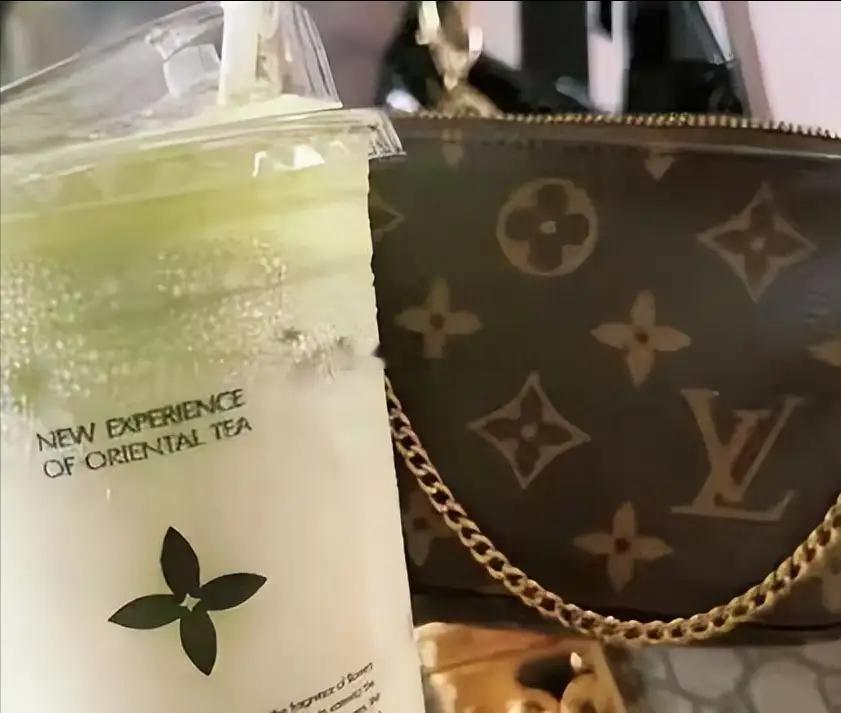 LV维权魔怔了，逮谁告谁！7月13日下午，宁波中院再度开庭。这次LV