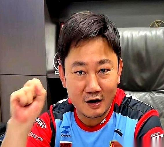 李宁和安踏这次彻底被架在火上烤了！一边是李宁豪掷4亿，签下库里十年长约；另一