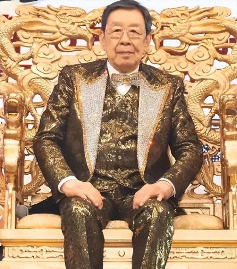 官媒怒批！94岁TVB男星开演唱会后，荒唐一幕发生和谢娜处境一样94岁开唱，