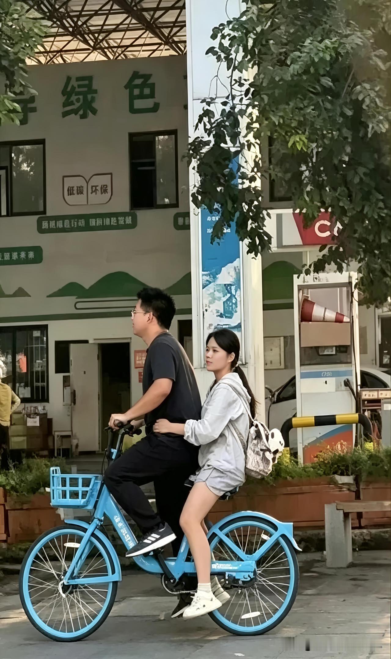 共享单车双人骑行警示：一块五的浪漫，可能换来万元的代价这不是浪漫。这是玩