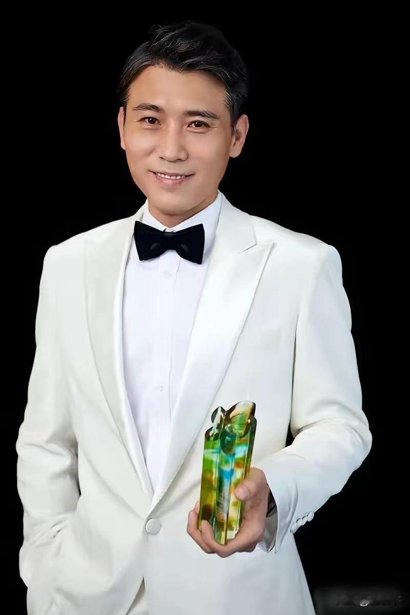 1997年，王千源开了一家饭馆，李乃文和赵春阳去吃饭，吃完后，赵春阳擦擦嘴就走，