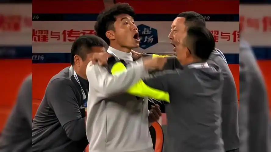 中超教练界卧龙与凤雏，有望成为最早下课的教练：要问本赛季中超教练谁最悬？不是积