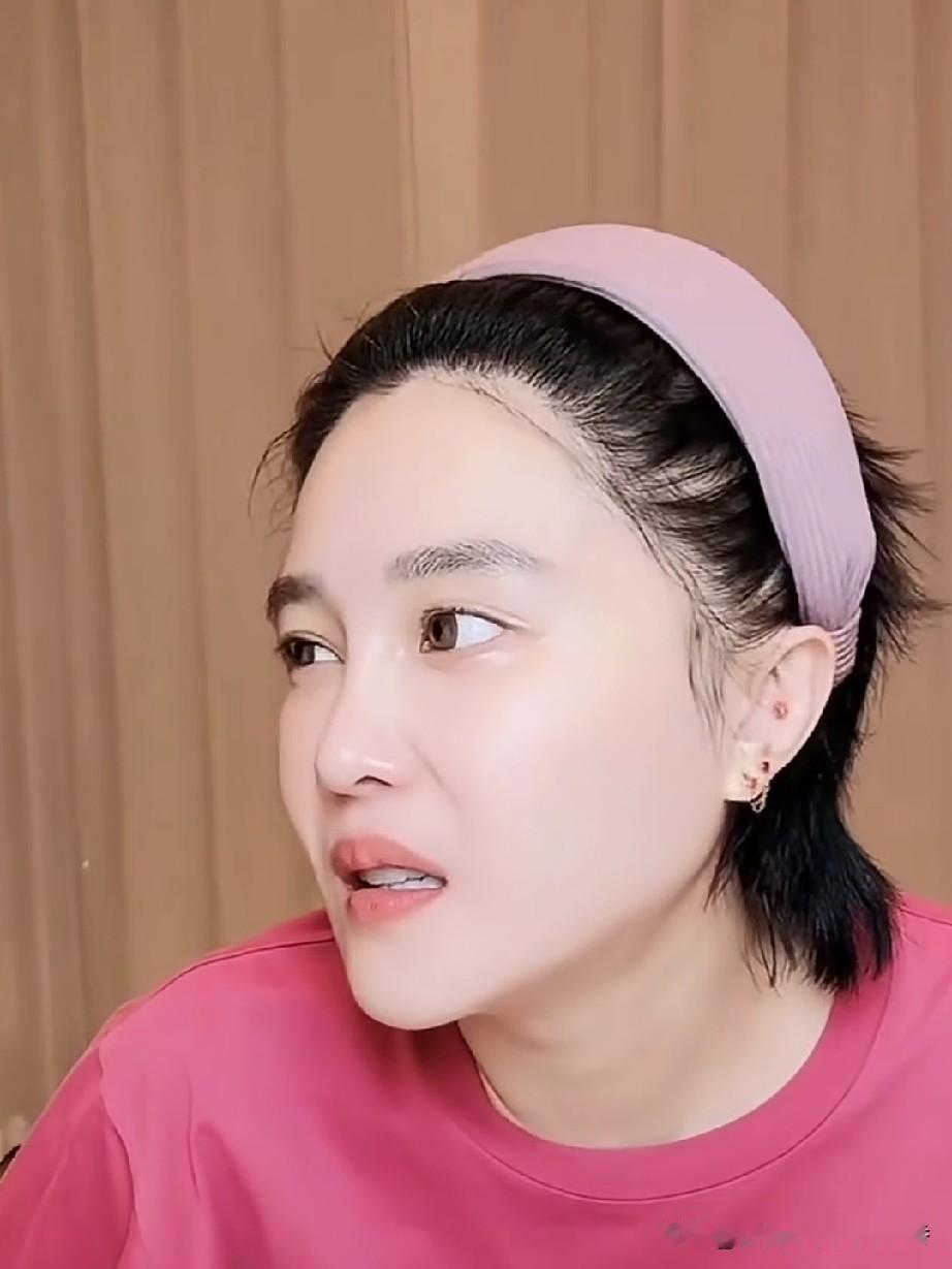 球球家新来了个保姆，做饭不合球球的囗味，球球问：“今天吃啥呀？”保姆说：“番茄牛