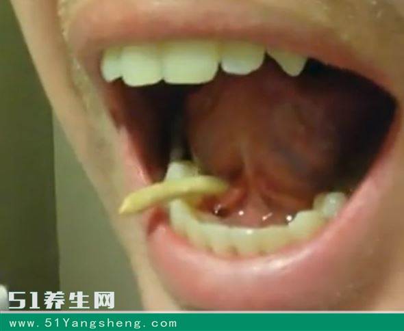 感觉每次说话口里都是口水舌头也不知道该放哪里以前没