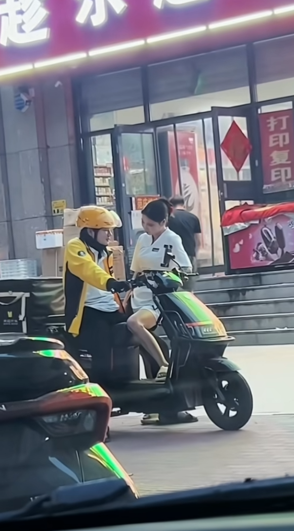 有这么贴心的老婆，送外卖都有劲