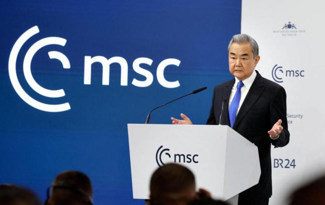 一个字：爽！！！日本政府就王毅外长的正义发言提所谓“严正交涉”，结果被中国驻日本