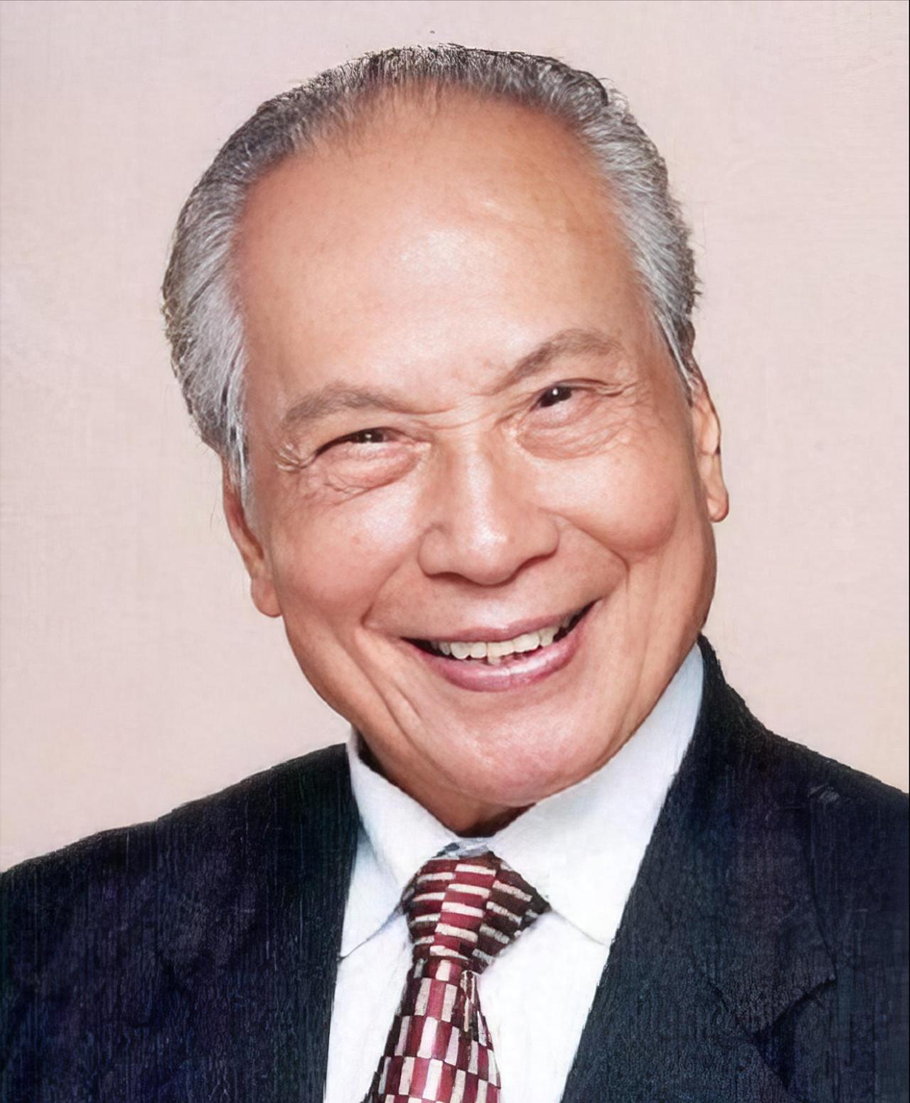 1964年，曹达华在澳门赌场贵宾厅里，输掉了3亿身家，放现在值1500亿，赌王何