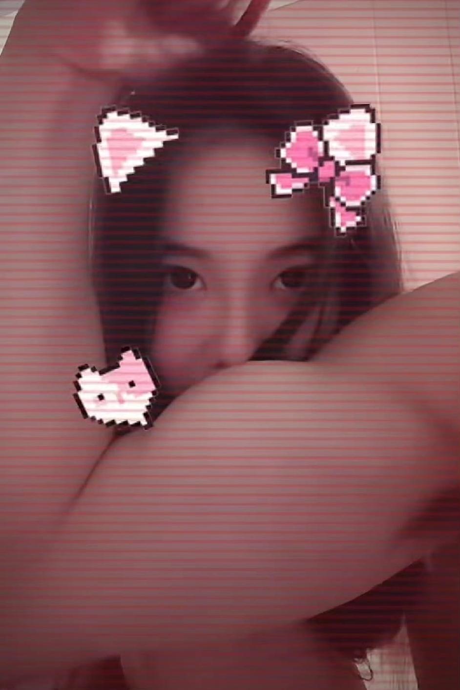 徐杰女友发布秀恩爱照！徐杰大秀肌肉！徐杰女友在社交平台发出两人恩爱照片，为了