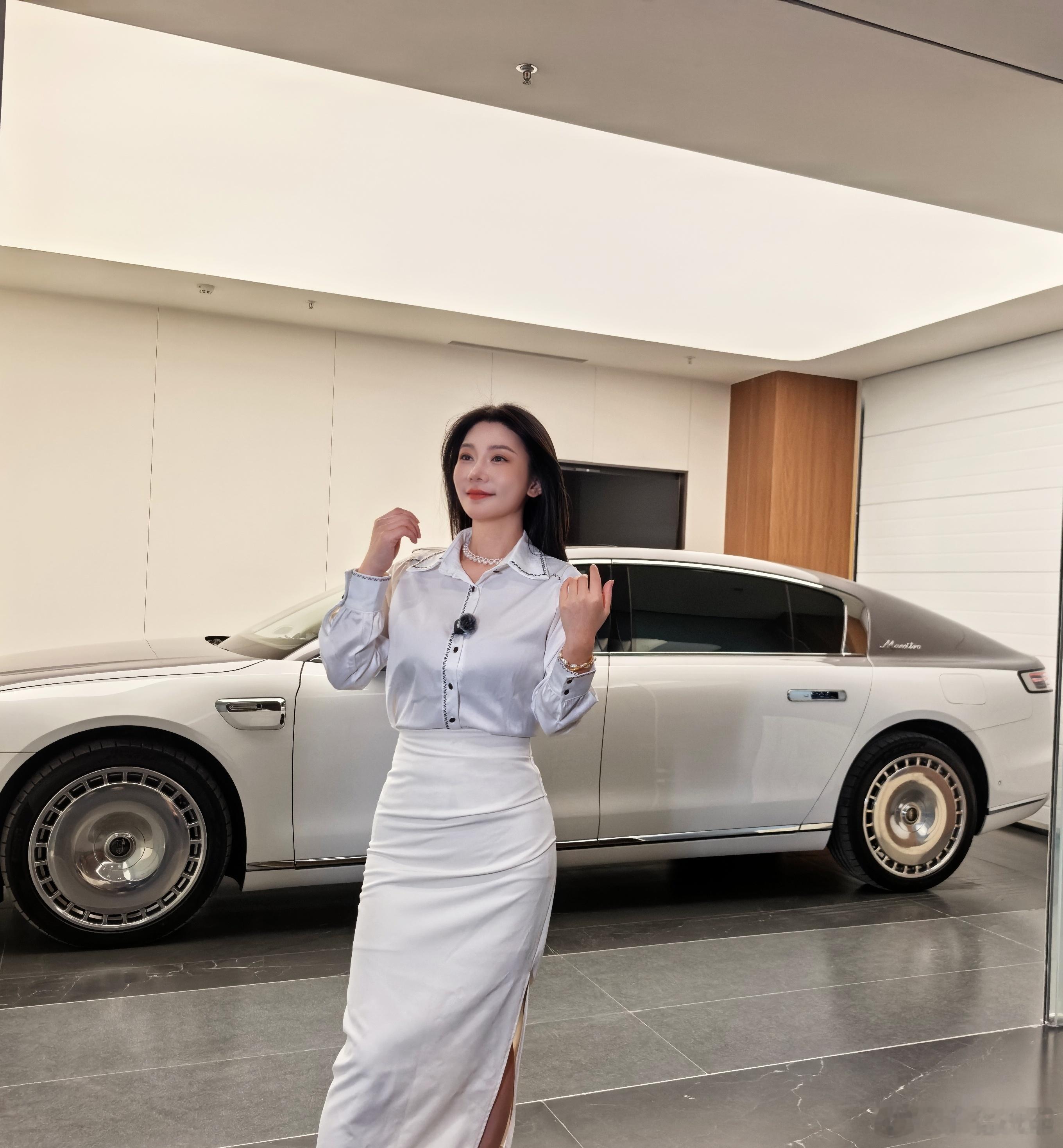 大就是好，好就是大，这里连交付区空间都超大的！24个交付位，今天周末高峰期提车都