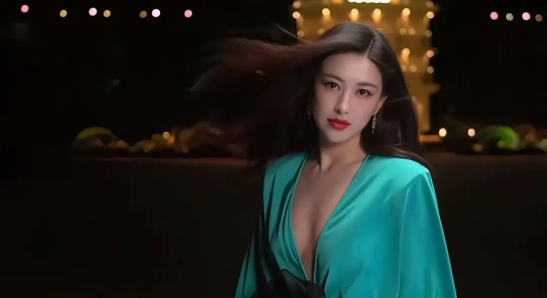 我天呢……朱珠VOGUE美成这样了我怎么才刷到VOGUE盛典红毯​​​