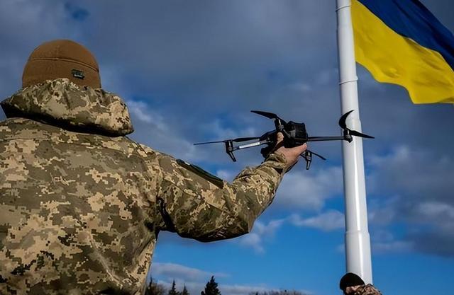 俄罗斯一天内有五个州遭到袭击！俄前总参谋长发出警告，俄方的所有红线都已经失效，必