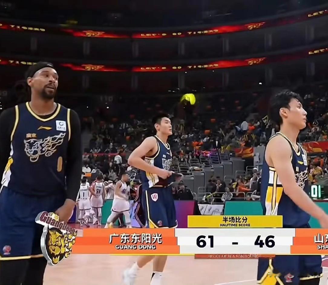 稳！萨林杰谈徐杰：“有徐杰真的太好了。”“在最困难的时候。”“徐杰挺