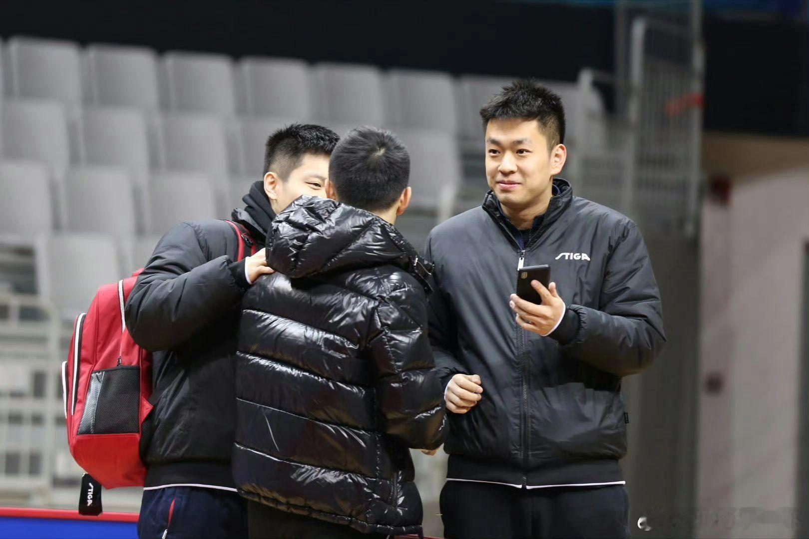 樊振东：“老朱老朱来击个掌🖐🏻”那时的欢乐真的会溢出屏幕​​​
