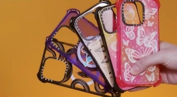 现在的年轻人买手机壳，早就不是9块9包邮随便凑活的年代了。走进商场里的CASET