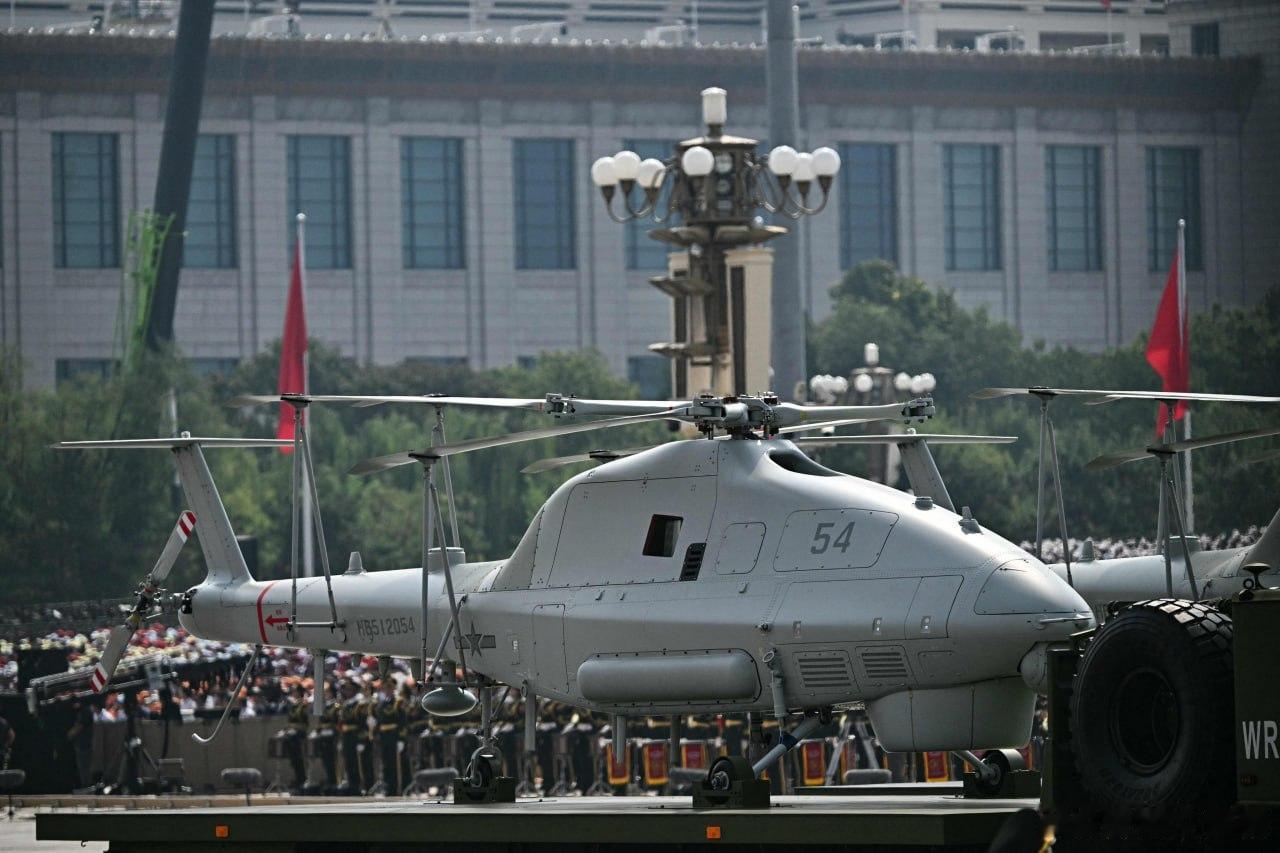 他们怕了，西方看到我们的阅兵仪式和新式武器的展示，似乎勾起了那些年被东方大国临幸