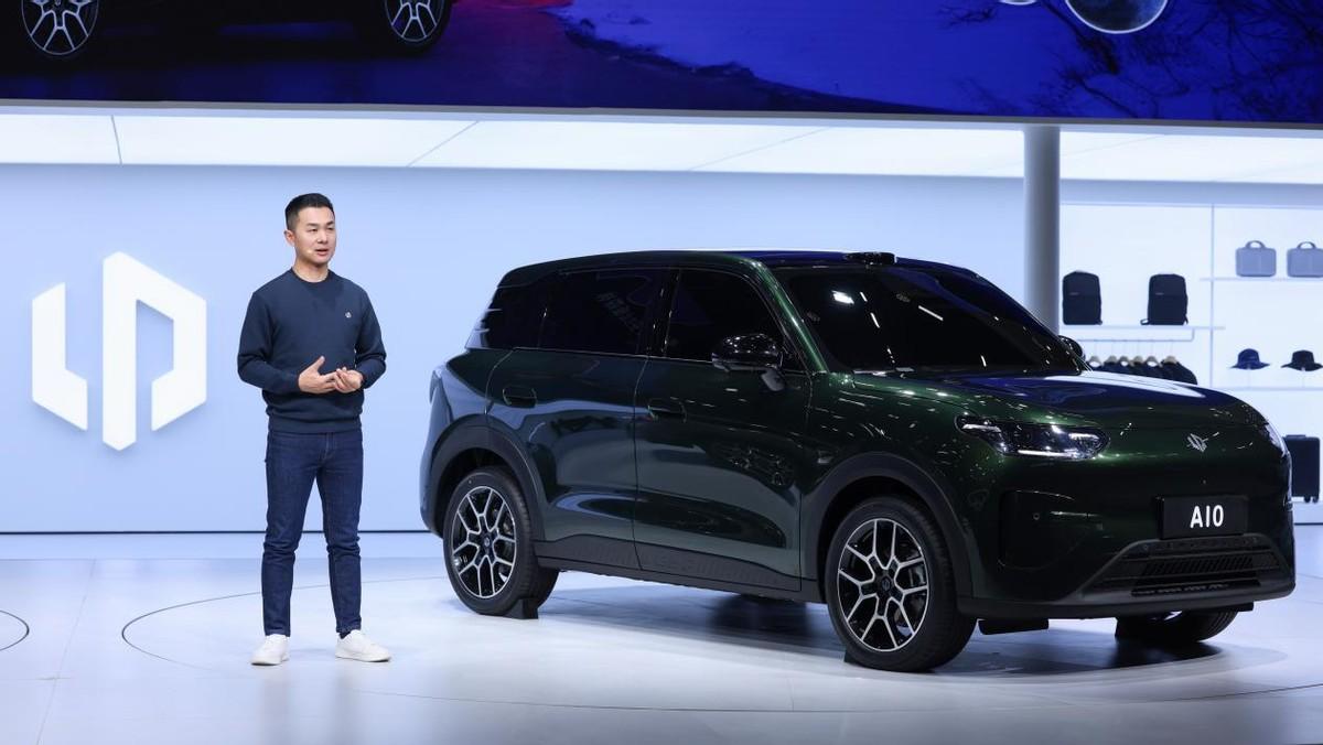 传统头部车企要注意了，零跑明年年销或将超过百万！广州车展正在如火如荼举办，零跑