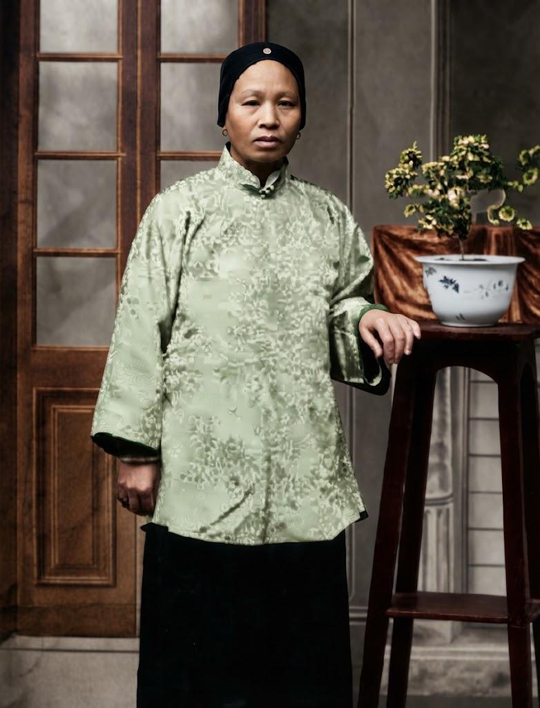 照片中的女士是彭寂宽，傣族，云南玉溪人，她是人民音乐家聂耳的母亲，也是聂耳第一位