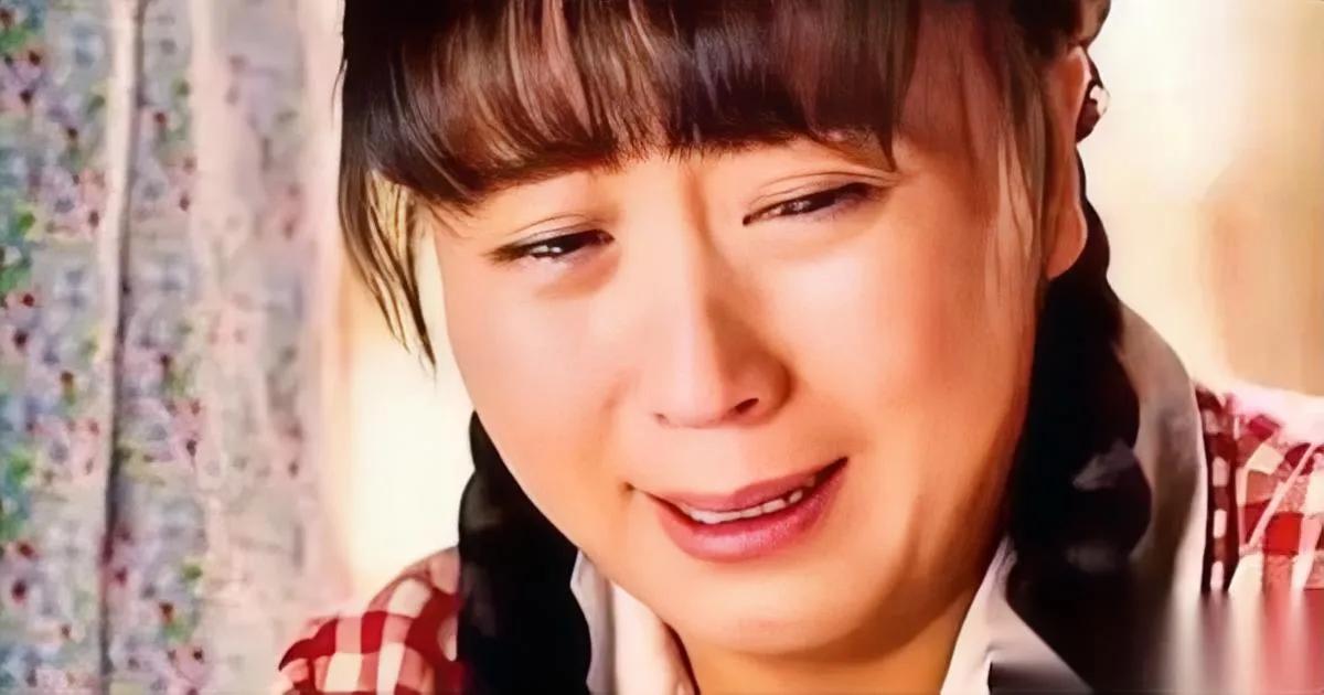 闫学晶回东北被拒？连亲爹门都没进！为啥这么惨？病根早埋下了。别觉得人情薄