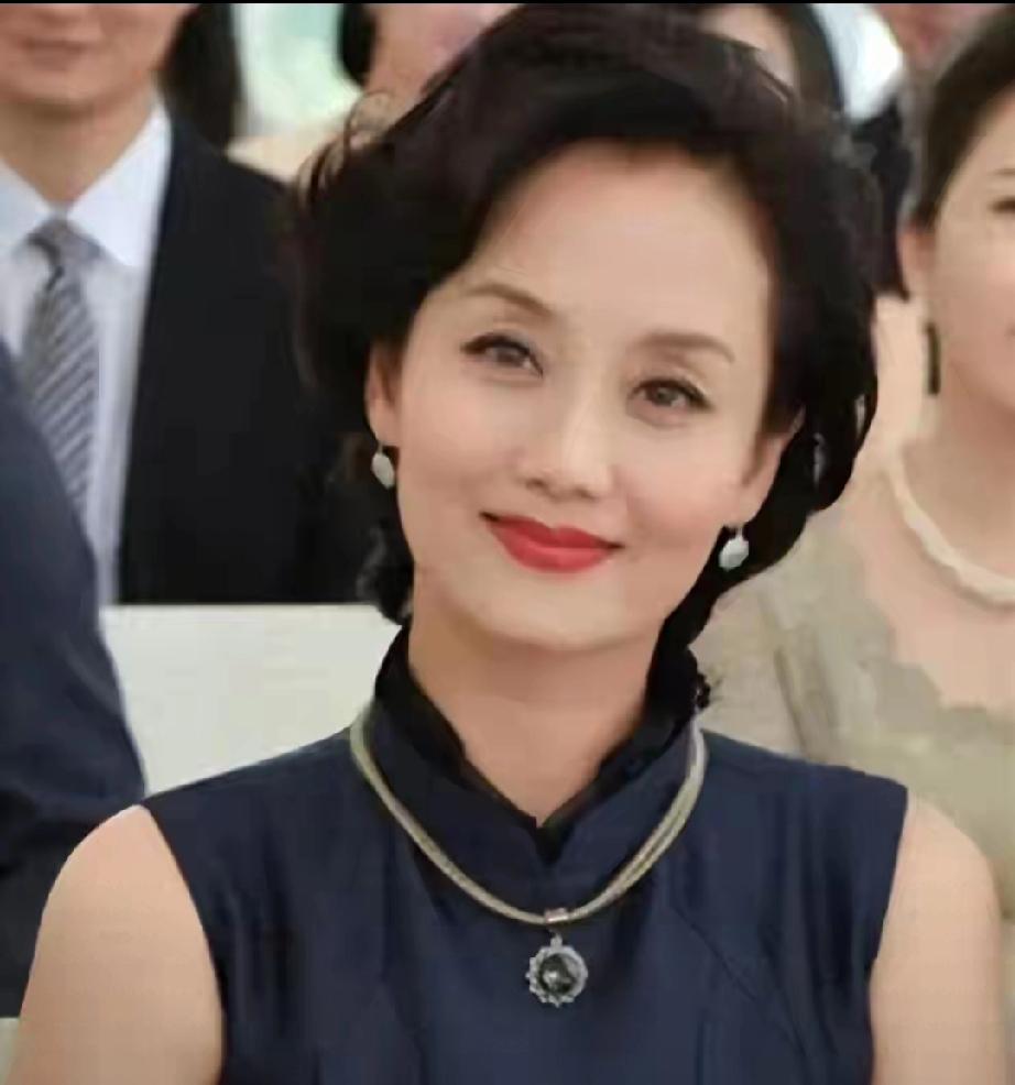 被骂为老不尊、拍戏遭“儿子”真扇耳光！58岁李颖现状太惊艳内娱真正