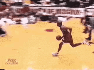 只有他的扣篮，集高度、力度、难度、美感于一身，是真正力与美的结合！除了他，至今没