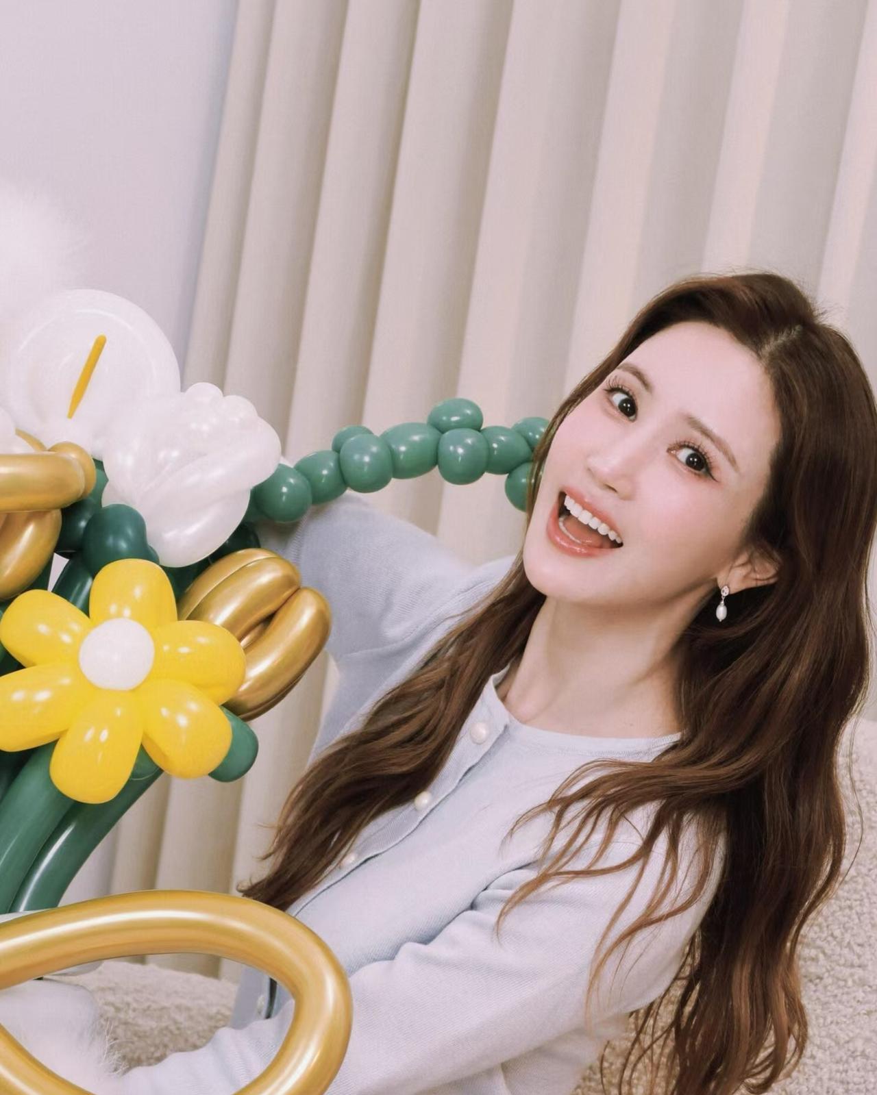 我发现，李多海和她的老公七七真的越来越奇怪。近日，41岁的韩国女星李多海回应生