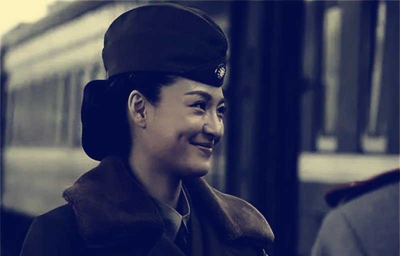 “军统局”有一个颇有姿色的女特务叫周志英，1941年她跟戴笠过了一夜后，就以为老