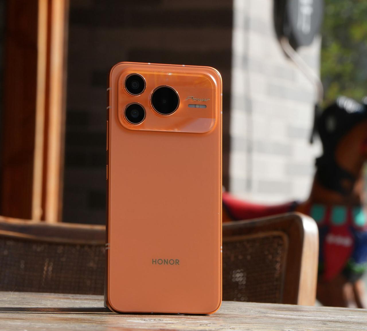 手机电池5000mAh，有人说容量小手机电池6000mAh，有人说不够用手机