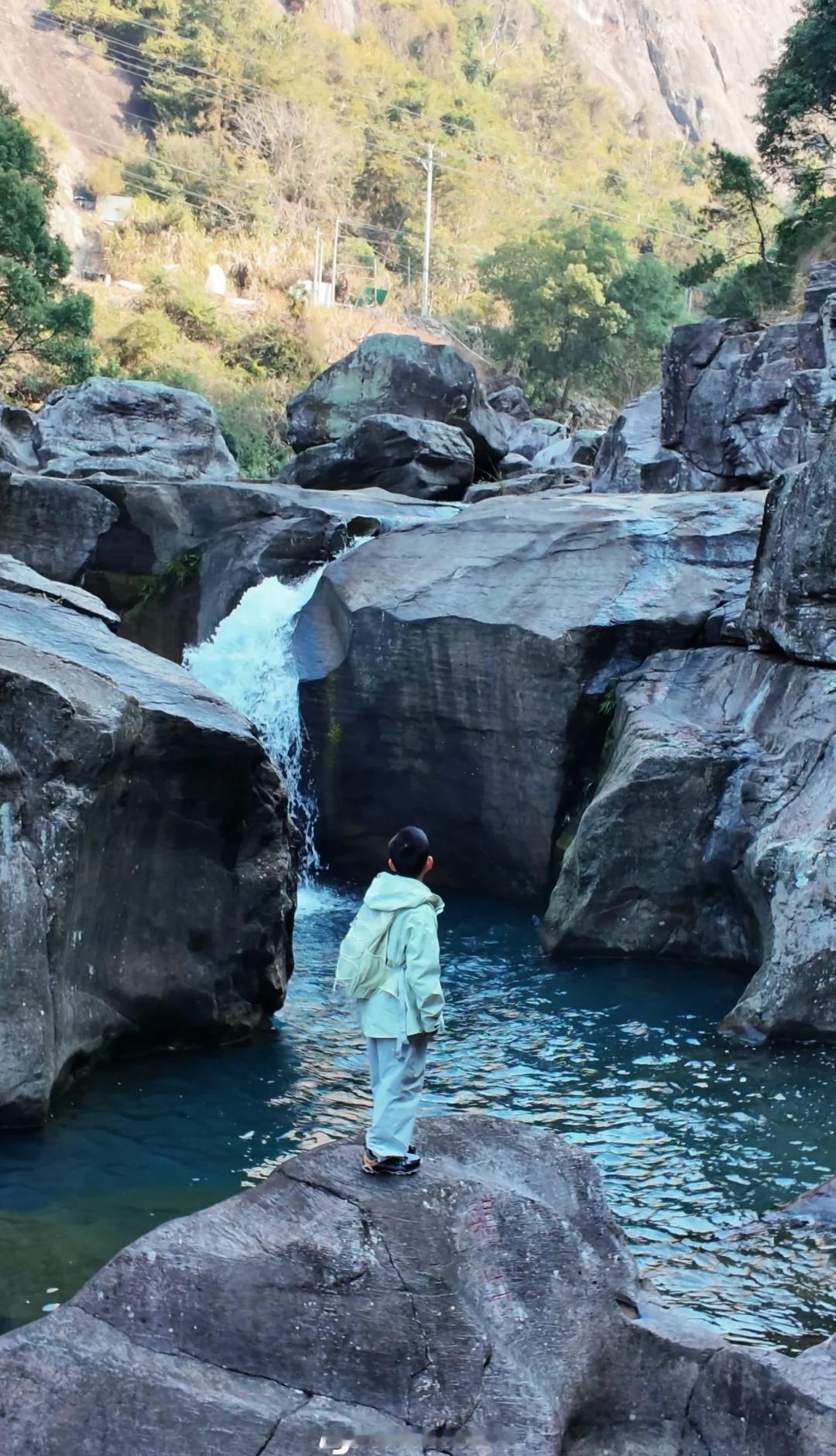 探秘陡门龙井，白垩纪火山岩型雕岩谷⛰️在永嘉陡门，藏着一处令人惊叹的自然奇观—