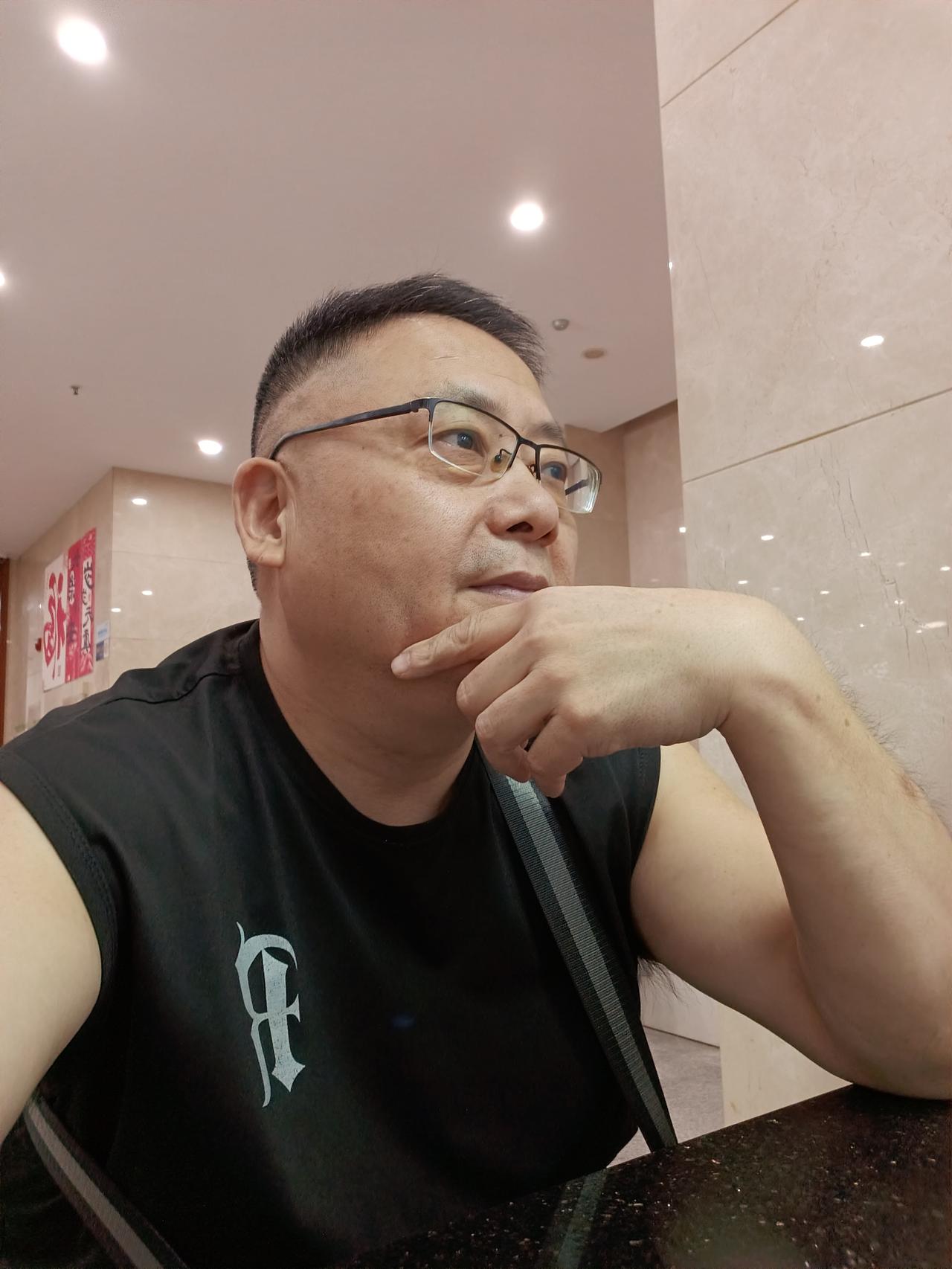 今天有一张6万元的一年定期存单到期，打算去取。哪晓得，我原银行存点正在装修，