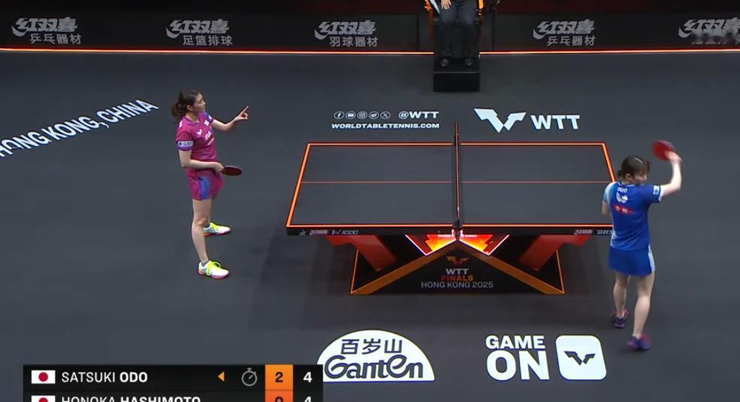 闪光灯闪一次，运动员眼前黑三秒——这不是摄影，是物理攻击。成都办赛时，场馆广播