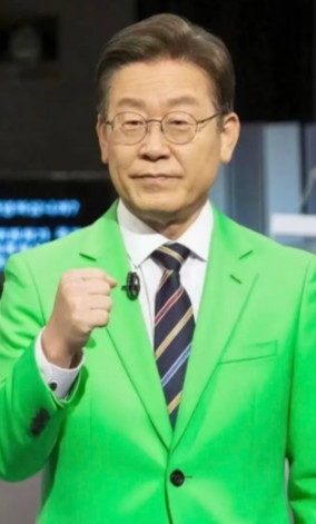 最新消息韩国突然宣布了8月6号韩国宣布，说9月底开始，三人以上的