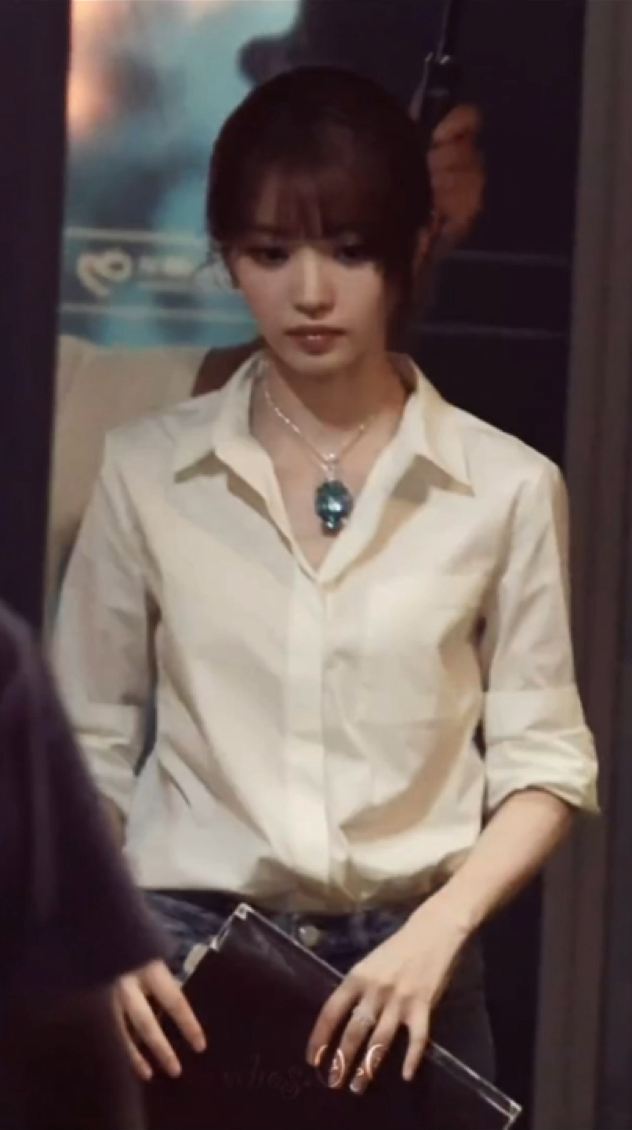 林青秋冬衣橱#田曦薇棕色制服裙造型#​