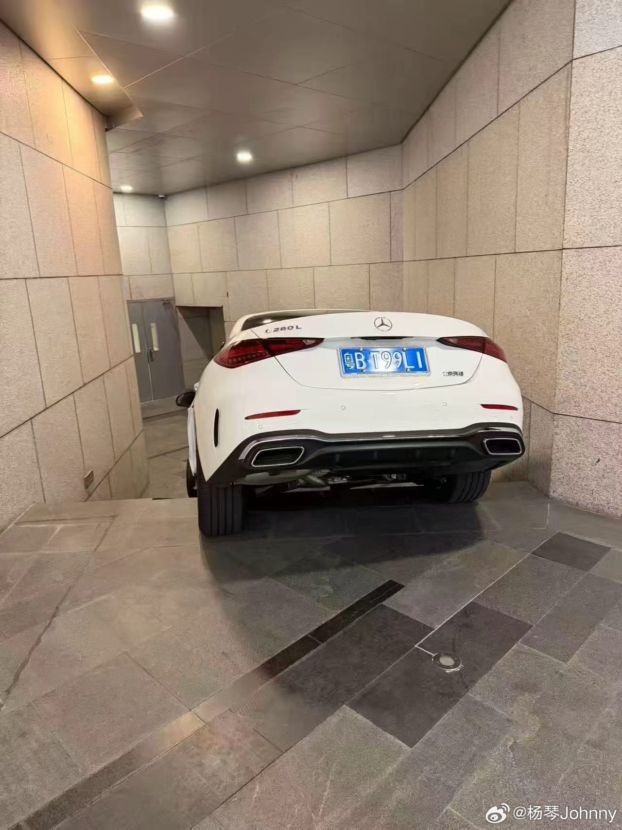 这哥们怎么想的深圳