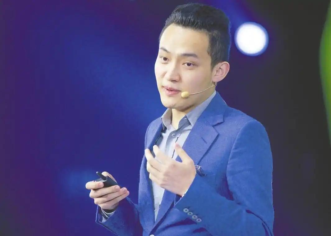 孙宇晨前女友曾颖爆料：孙哥劝年轻人喝大瓶矿泉水，但是他自己从来不买水喝，他花10