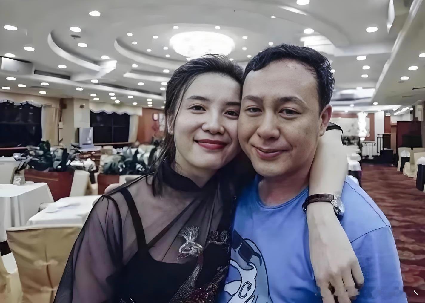 这照片，估计宋佳出十万，都想删除吧。[捂脸哭][捂脸哭]