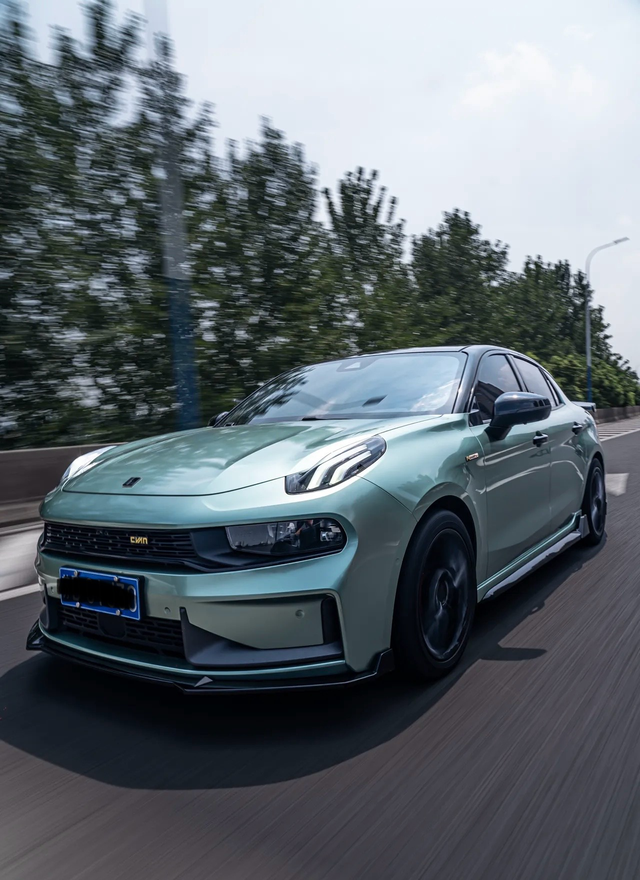 领克一代设计的魅力领克03已经陪伴了我5年，现在看看还是非常喜欢经管他的外观争