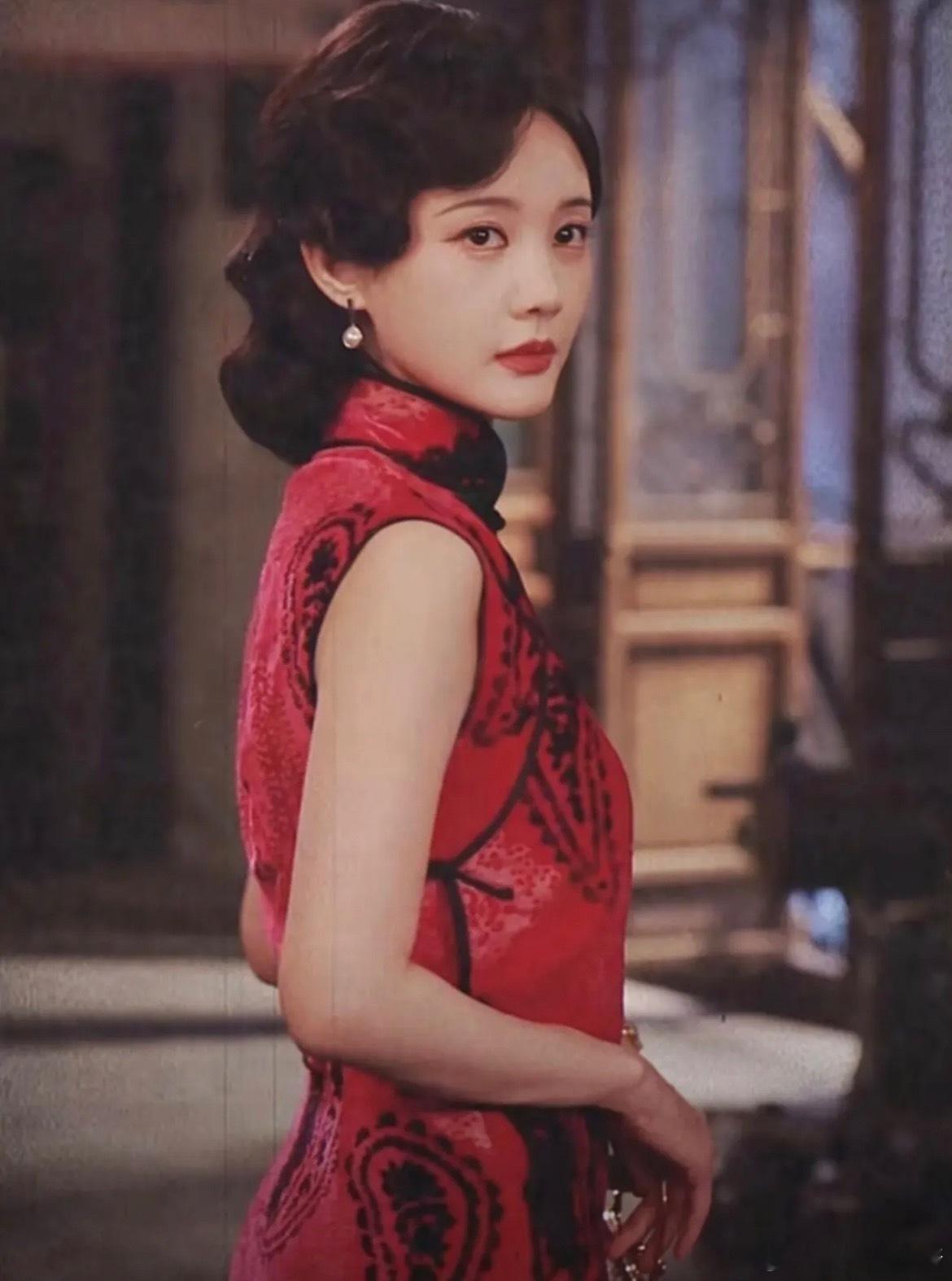 李一桐是不是很适合演小妈文学​​​