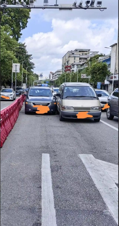 我们单位的<em>丰田普瑞维亚</em>是96年出厂的，到现在还在开着，前几个月被人给碰了下，把领